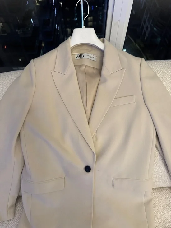 Zara Beige Single-Button Tailored Blazer - Picture 2 of 2